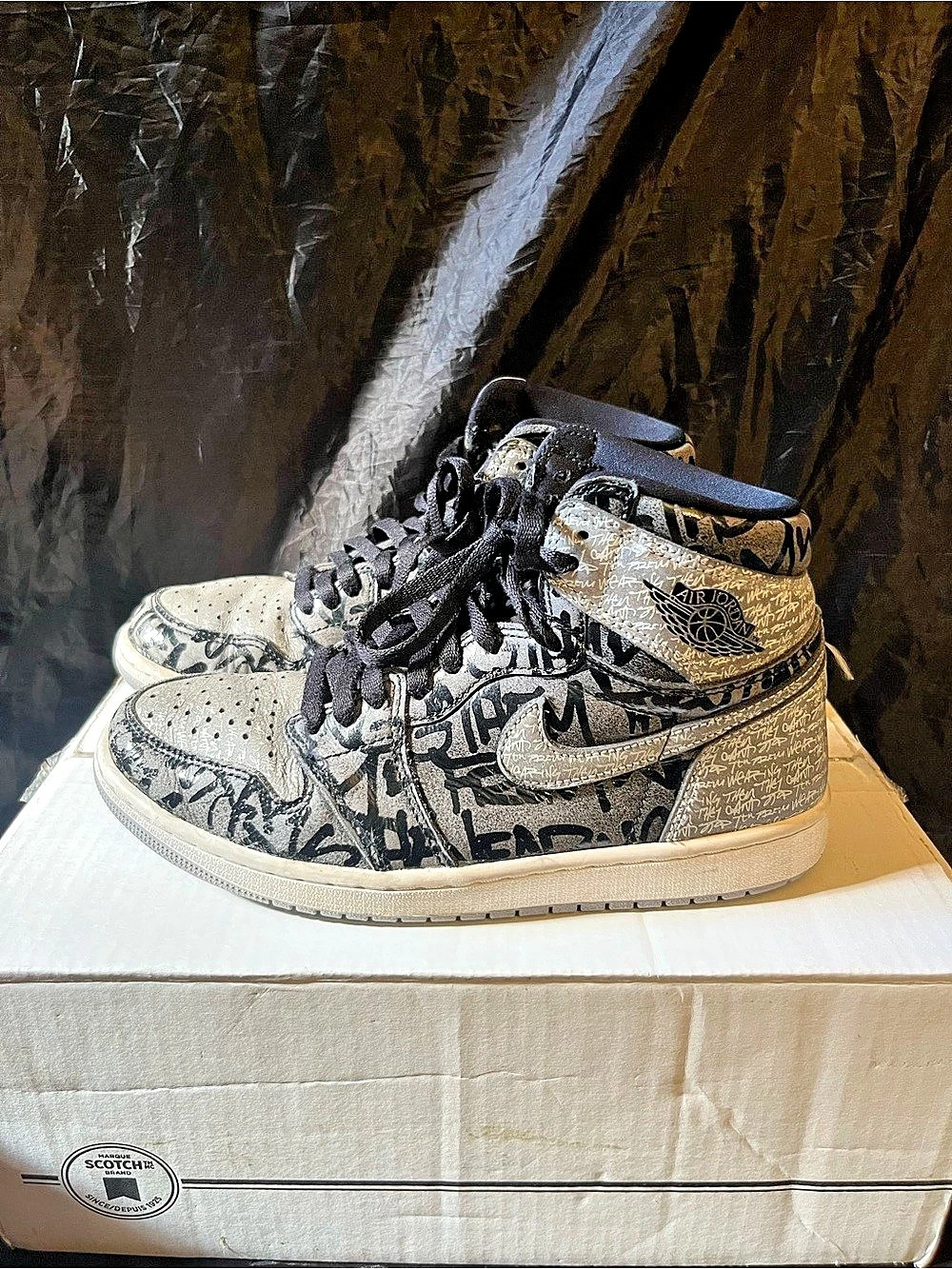 Nike Air Jordan 1 Retro High OG High Top Gray & Black US 8.5 no box